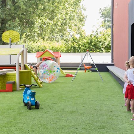 Hotel Pagony Wellness Nyíregyháza Kültér fotó